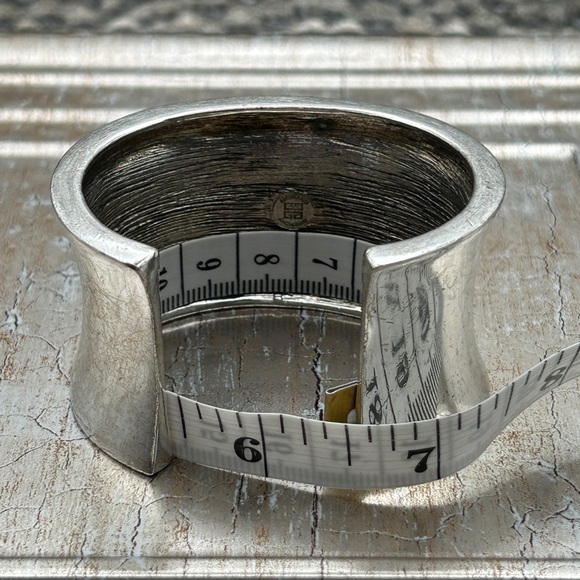 Vintage 80s Rare Givenchy Wide Cuff Two Tone Bracelet & Clip On Earrings Bundle - Picture 8 of 16